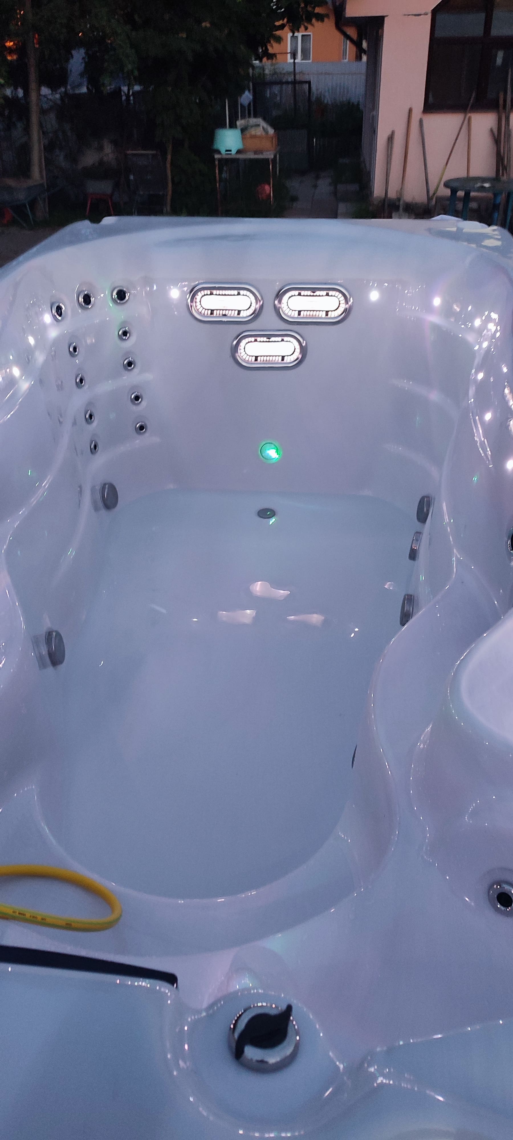 Уникальный сервис для вашего спа-бассейна: от покупки и обслуживания до монтажа!