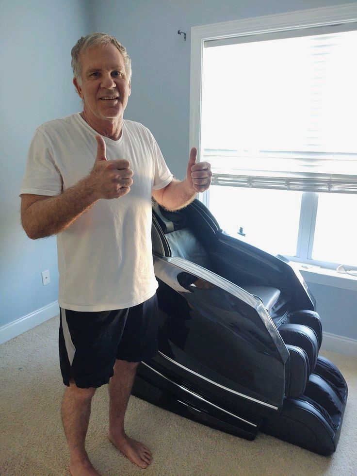 Как один тест-драйв массажного кресла покорил сердце Михаила